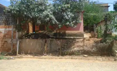Casa em AIMORES - MG