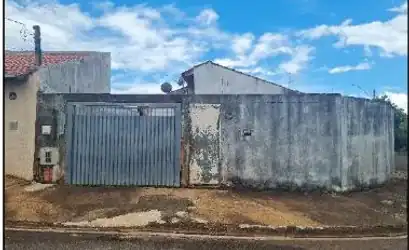 Casa em PEDERNEIRAS - SP
