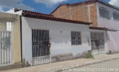 Casa em IACU - BA