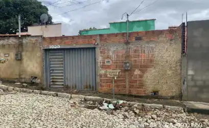 Casa em JEQUITINHONHA - MG