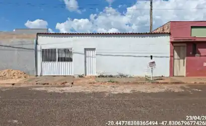 Casa em GUARA - SP